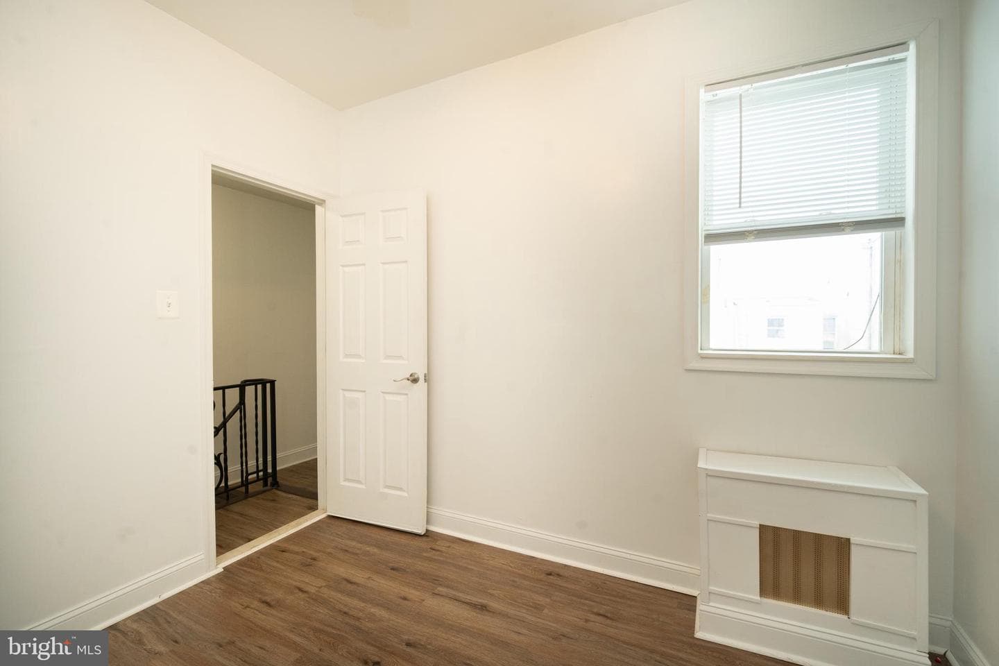 1037 Snyder Avenue photo 17
