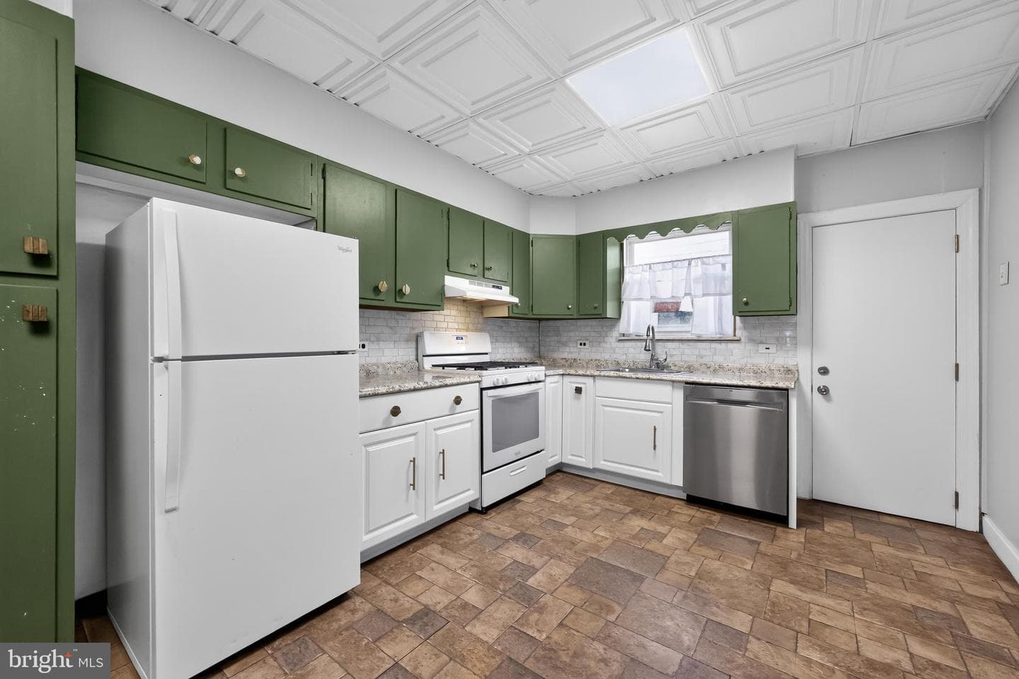2336 S Chadwick Street photo 8