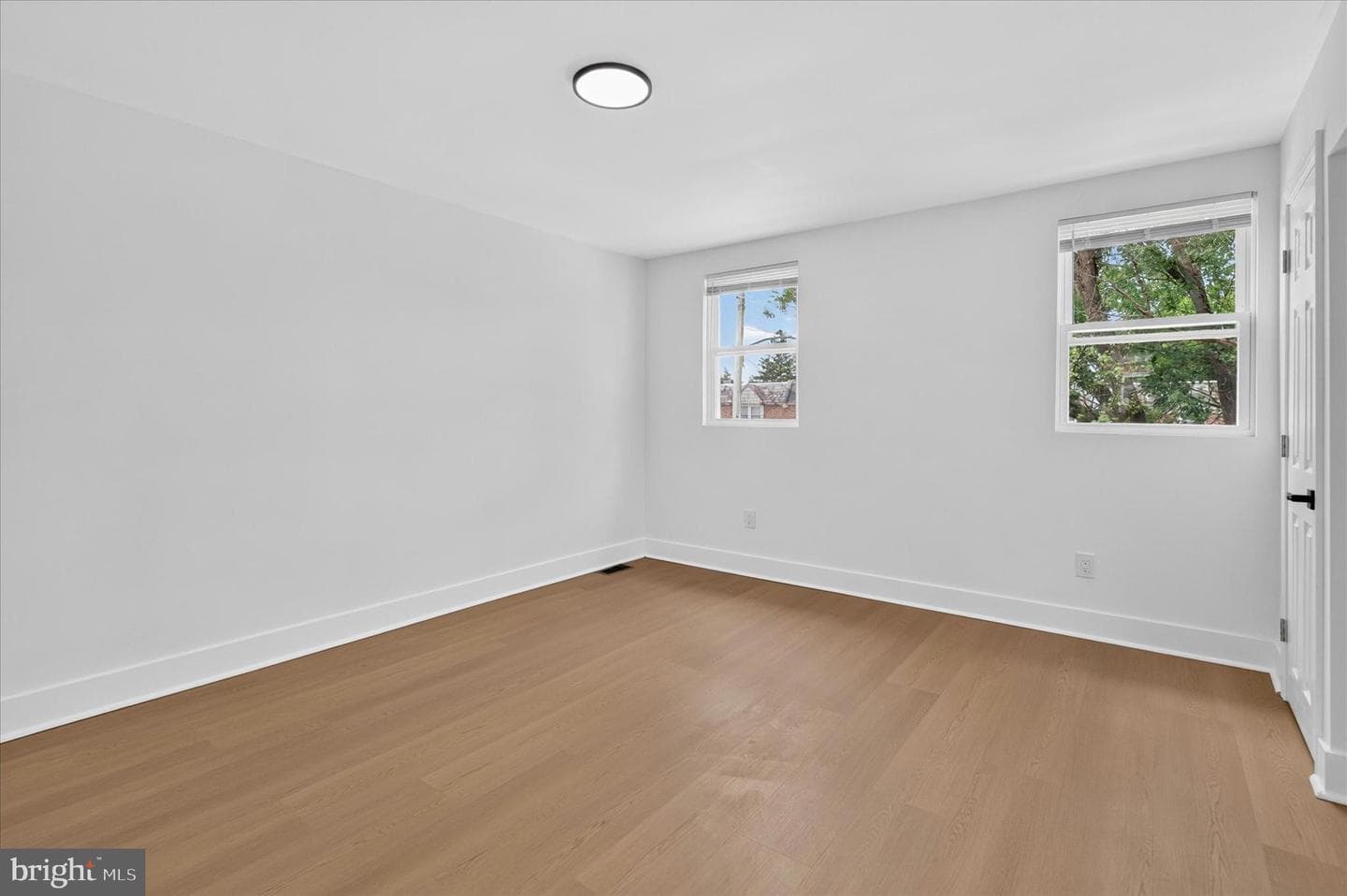 8613 Rugby Street photo 18