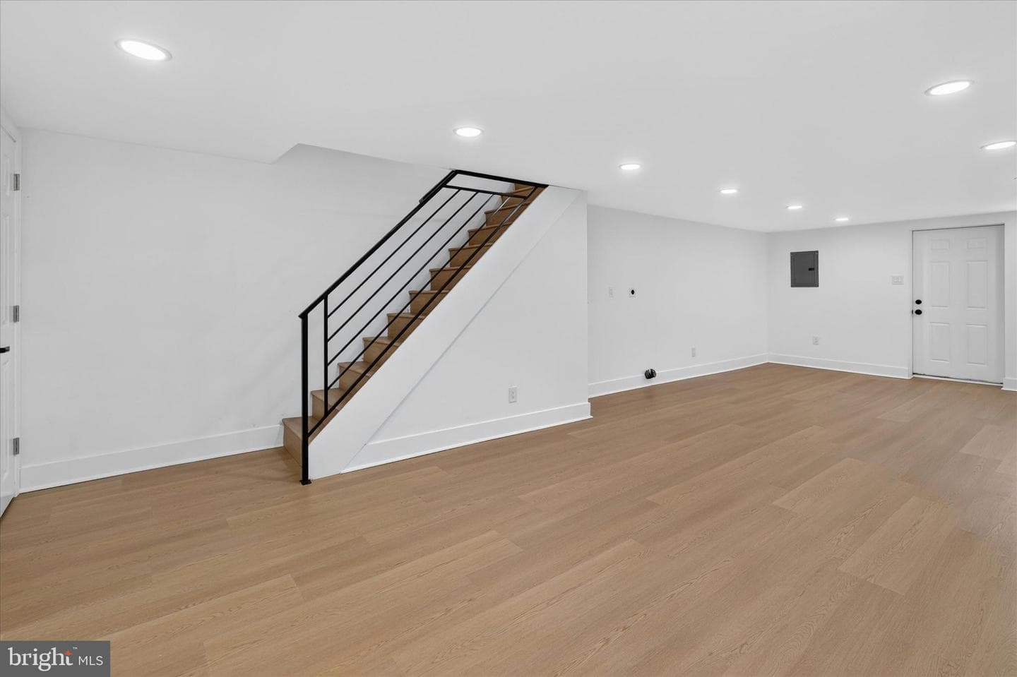 8613 Rugby Street photo 26