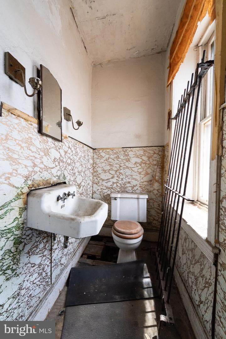 2312 Reed Street photo 13