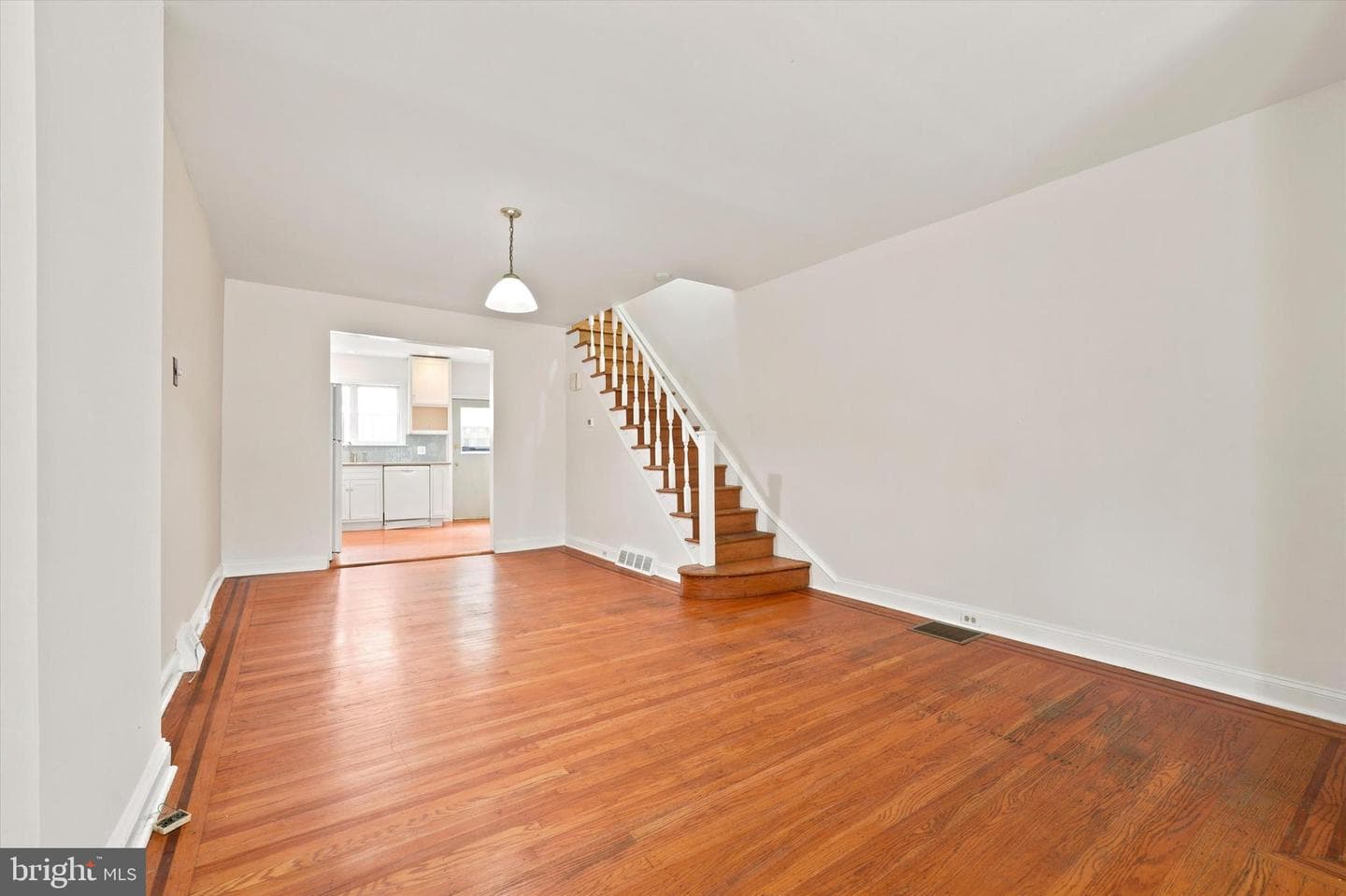 706 Salter Street photo 8
