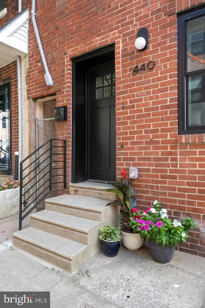 440 Poplar Street photo 3