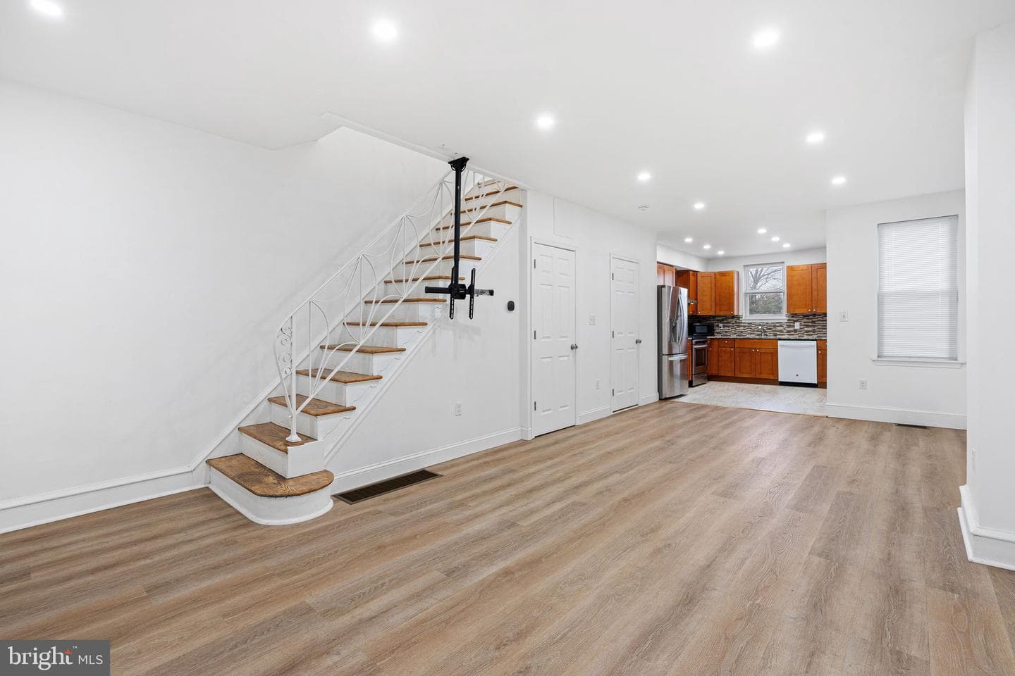 3870 Frankford Avenue photo 13