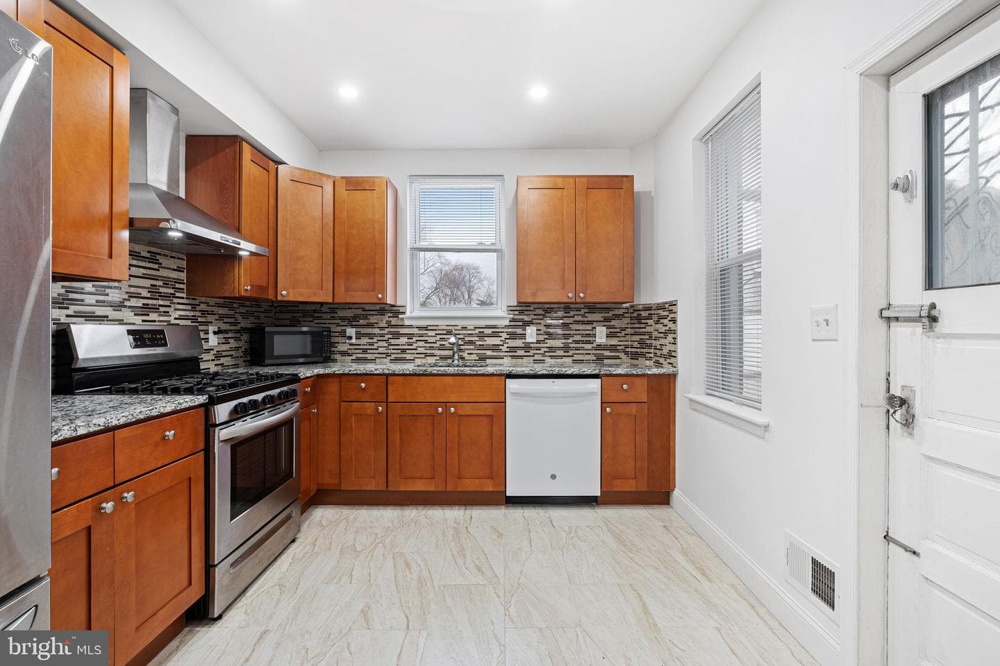 3870 Frankford Avenue photo 21