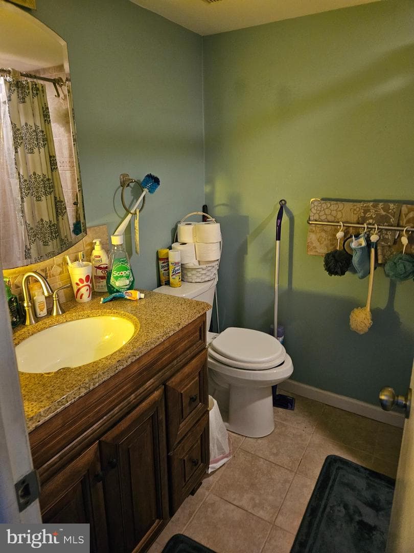 20201 Delaire Landing Road #201 photo 9