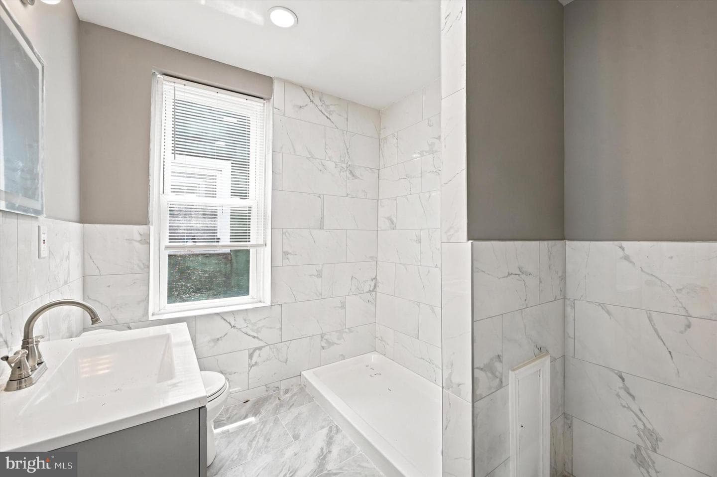2025 S 22nd Street photo 9