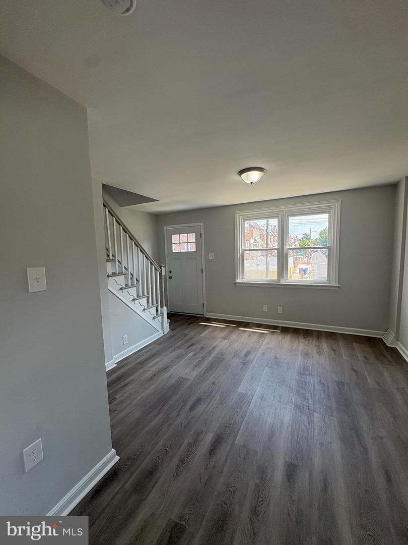 1836 E Sanger Street photo 3