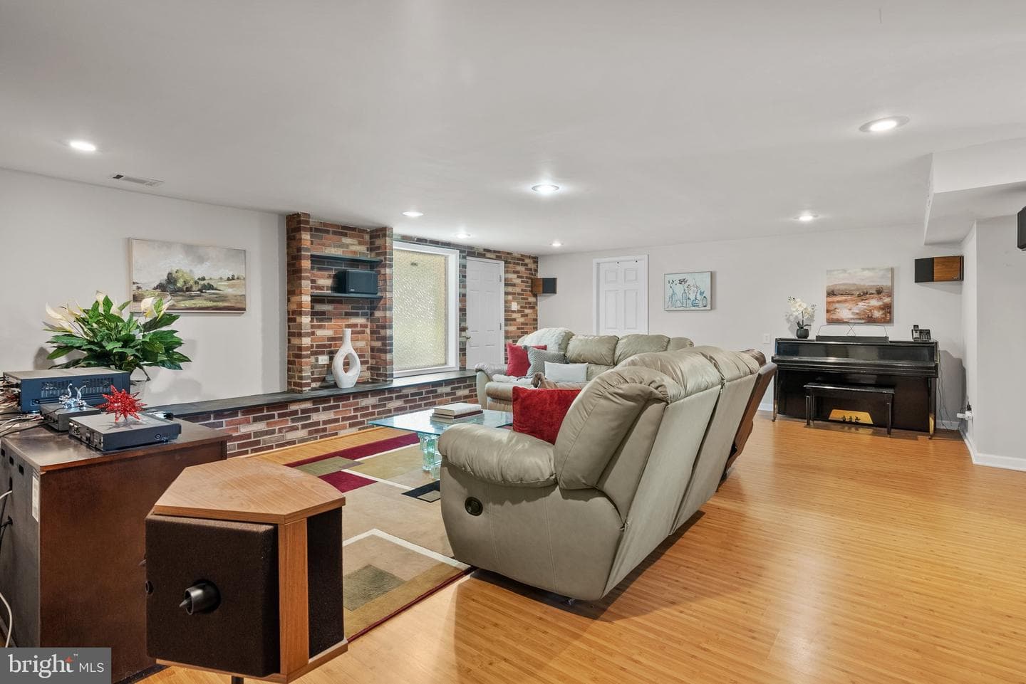 142 Greycourt Road photo 12