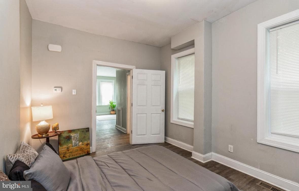 1015 W Susquehanna Avenue photo 8