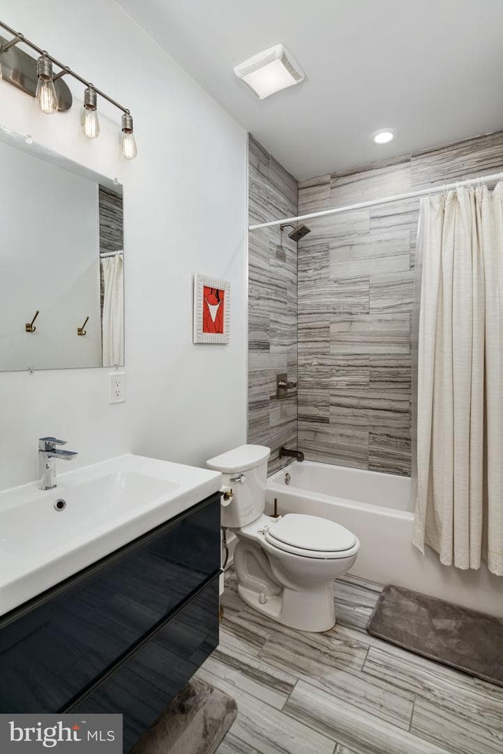 2711 W Jefferson Street #2 photo 22