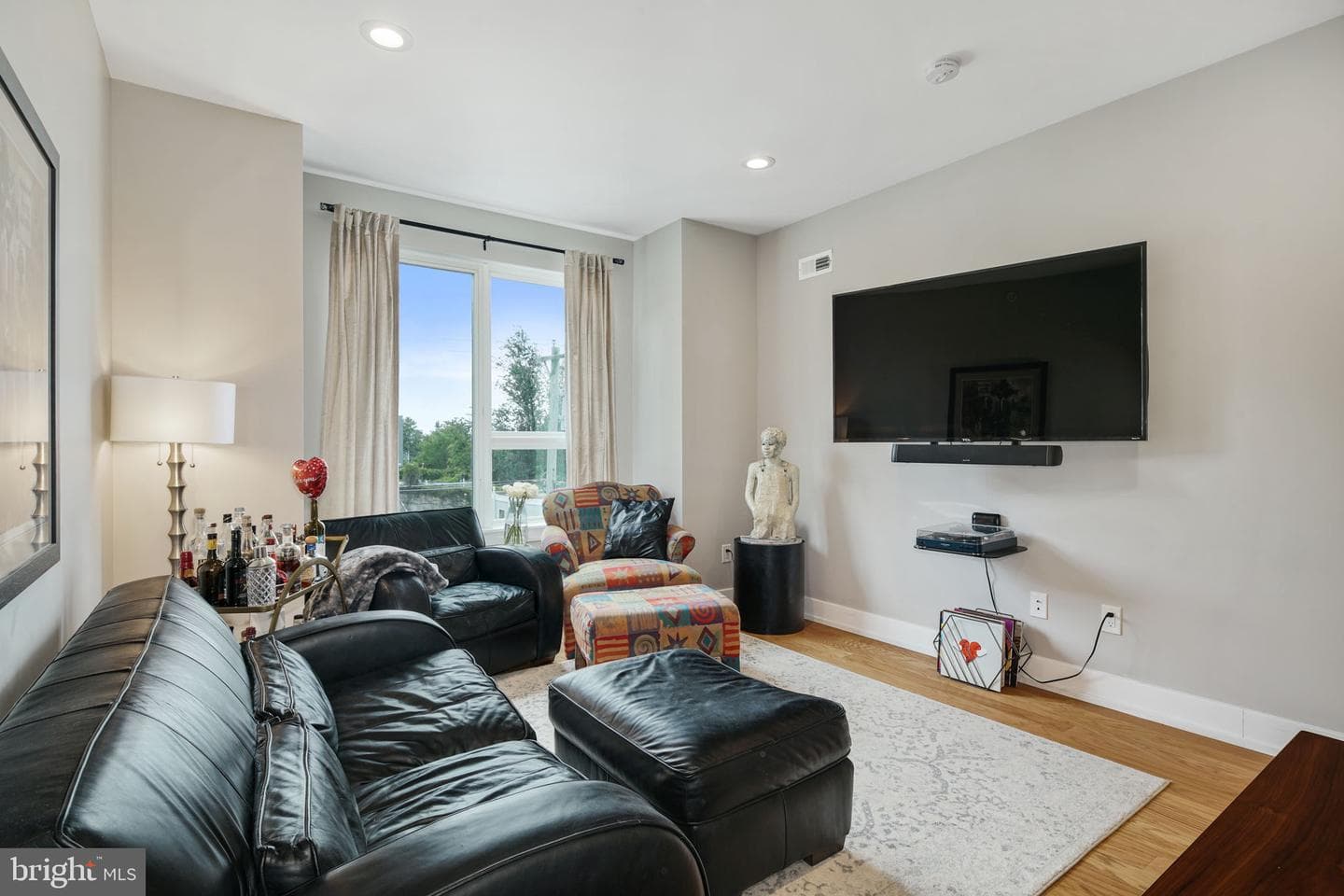 2711 W Jefferson Street #2 photo 3