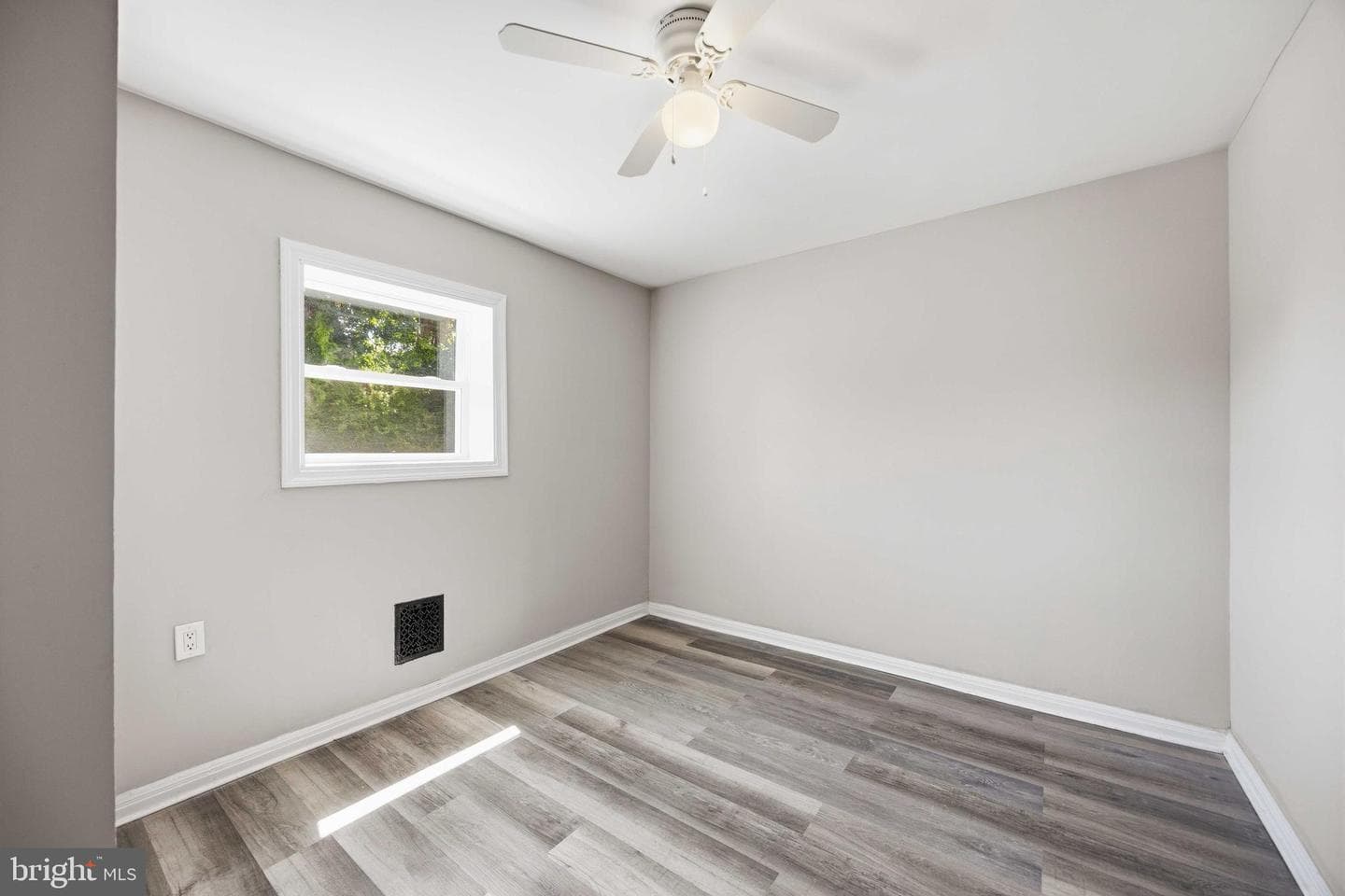 263 W Duval Street photo 19