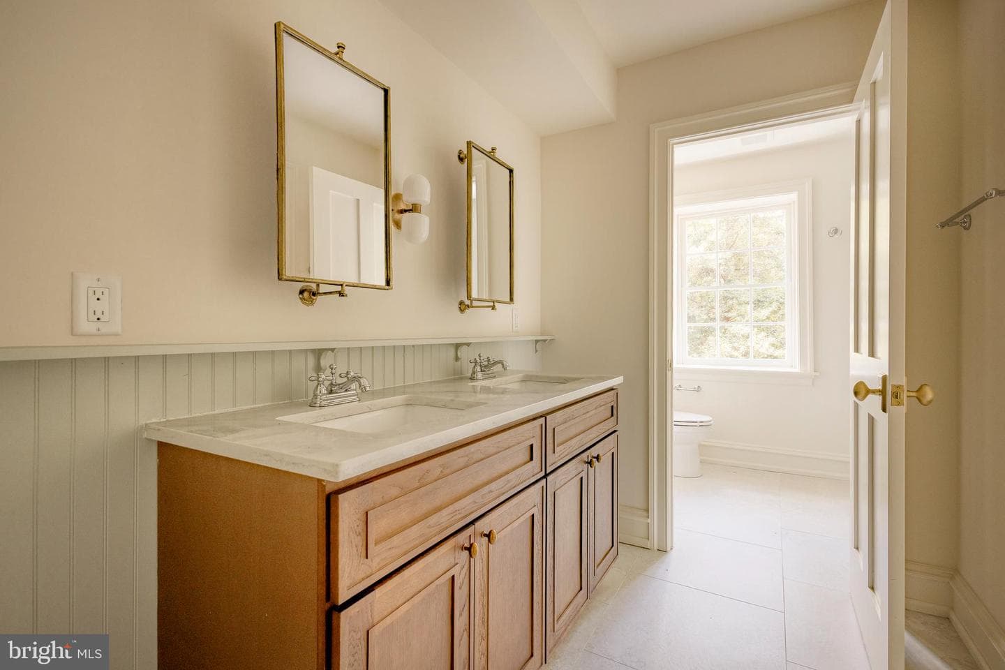 514 Delancey Street photo 25