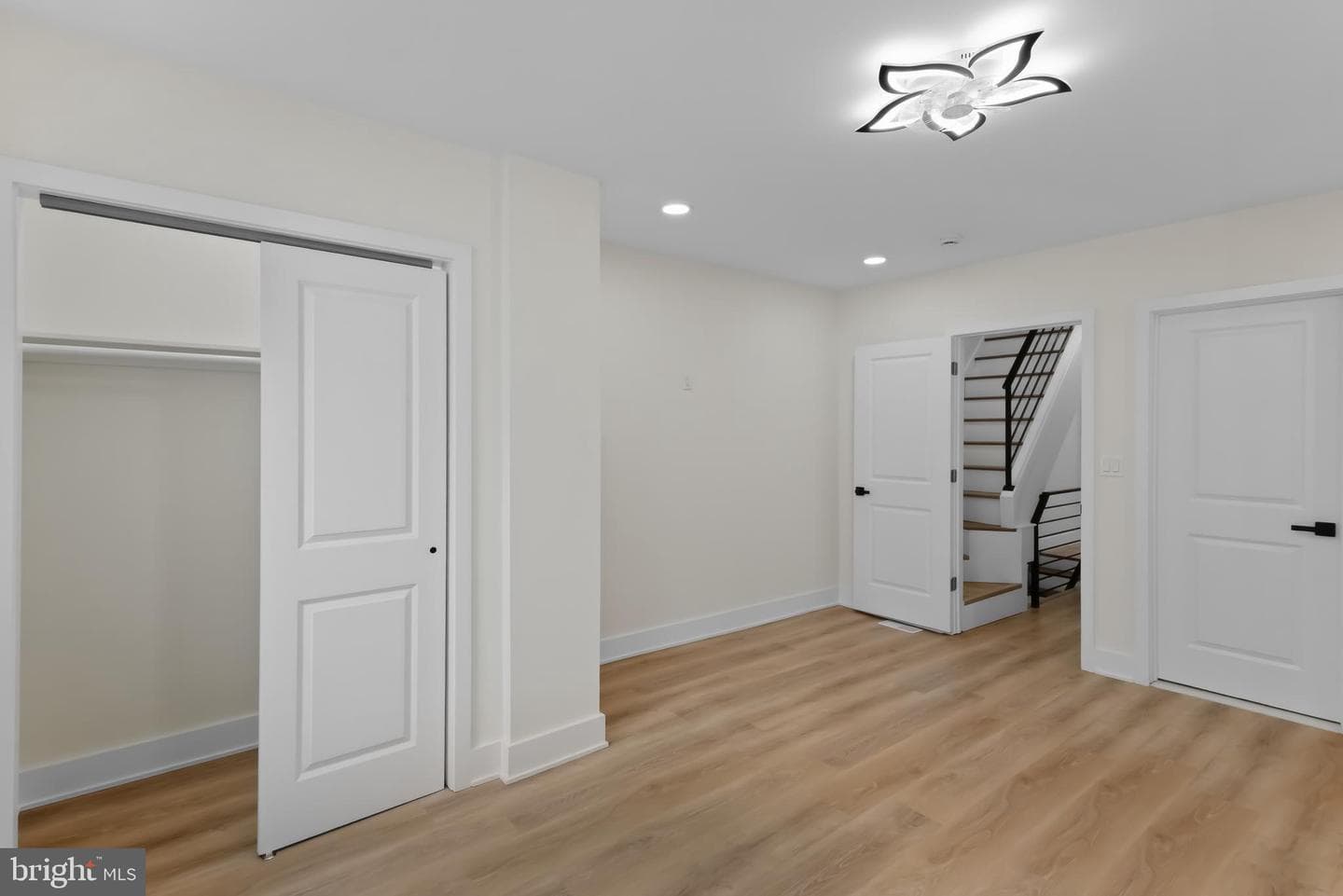 5114 Ranstead Street photo 32