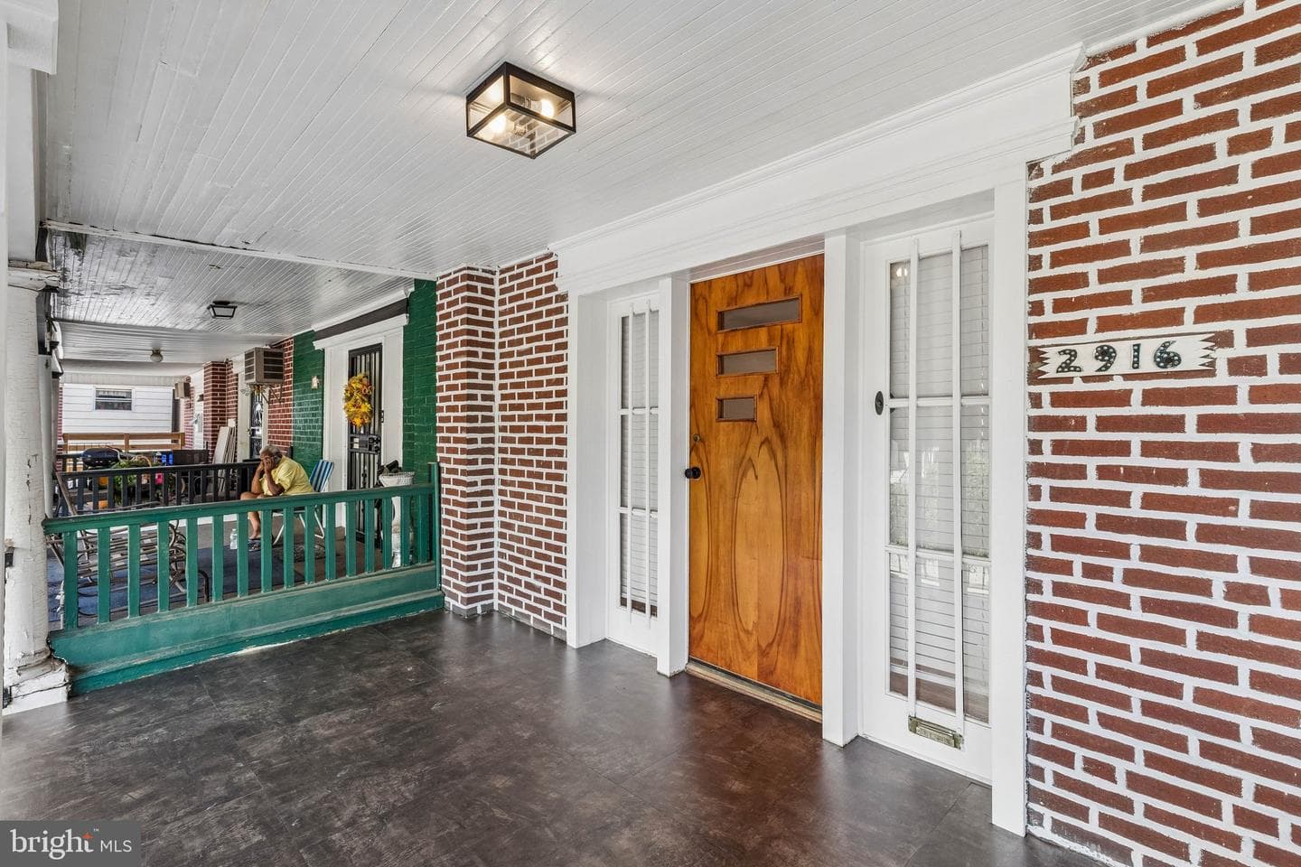 2916 N Woodstock Street photo 30