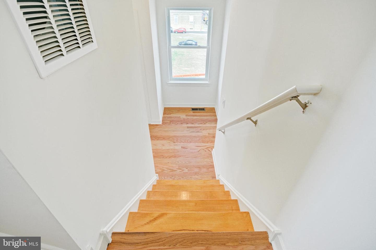2480 Emerald Street photo 17