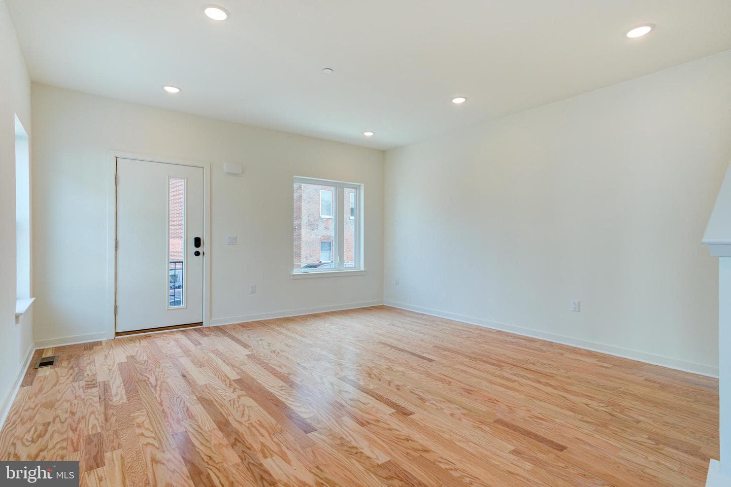 2480 Emerald Street photo 7
