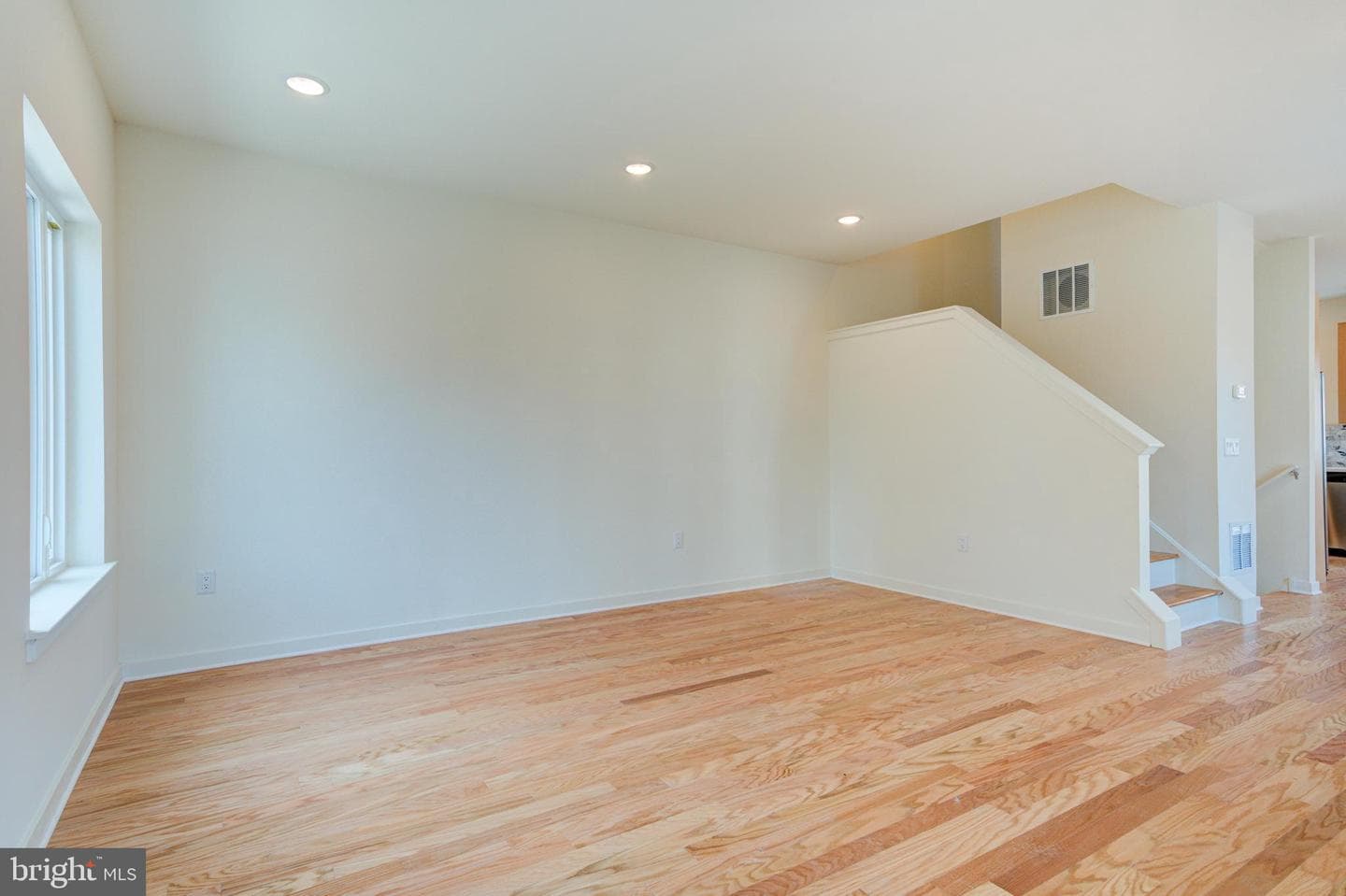 2480 Emerald Street photo 8