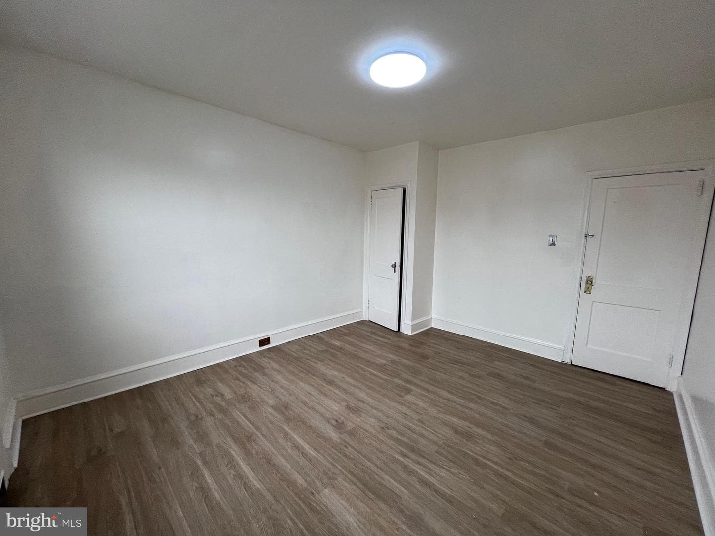 3239 Wellington Street photo 14