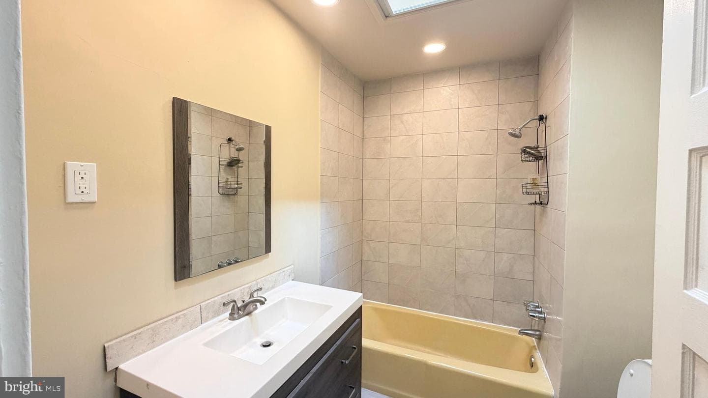 1039 N 67th Street photo 23
