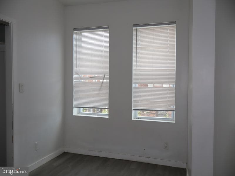 6037 Spruce Street photo 12