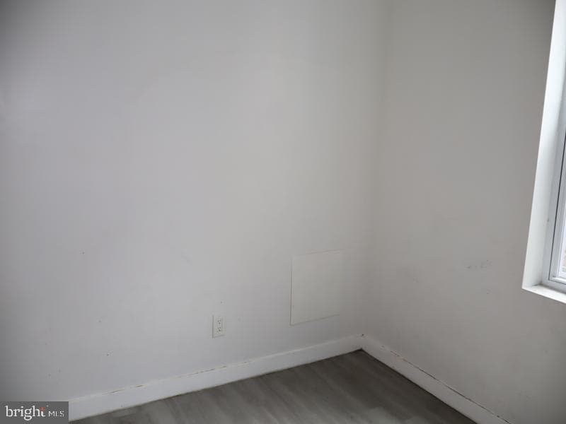 6037 Spruce Street photo 26