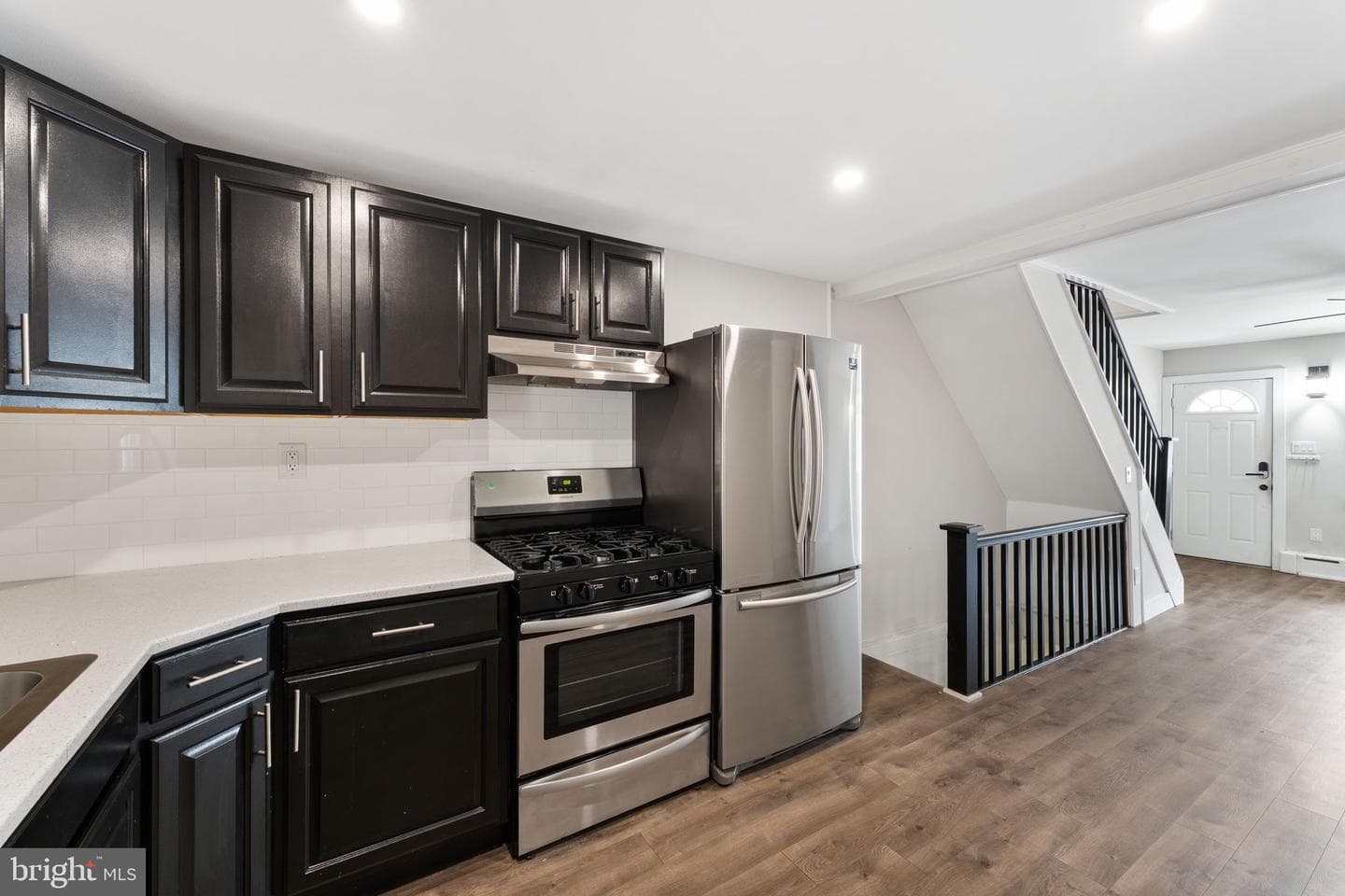 2833 S Sydenham Street photo 14