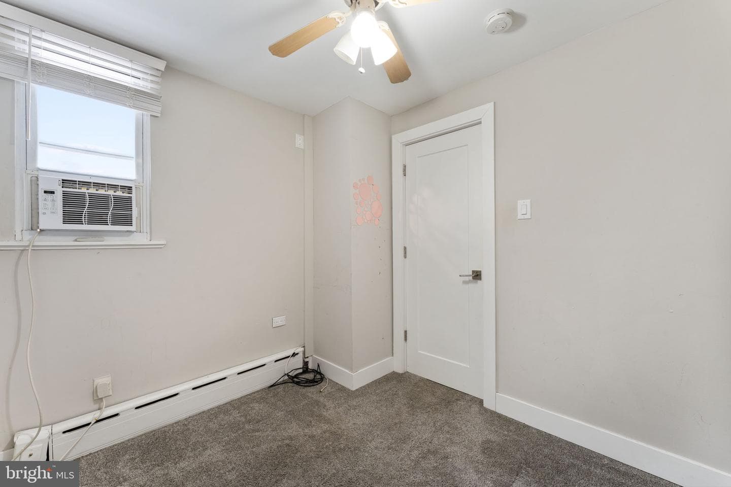 2833 S Sydenham Street photo 18