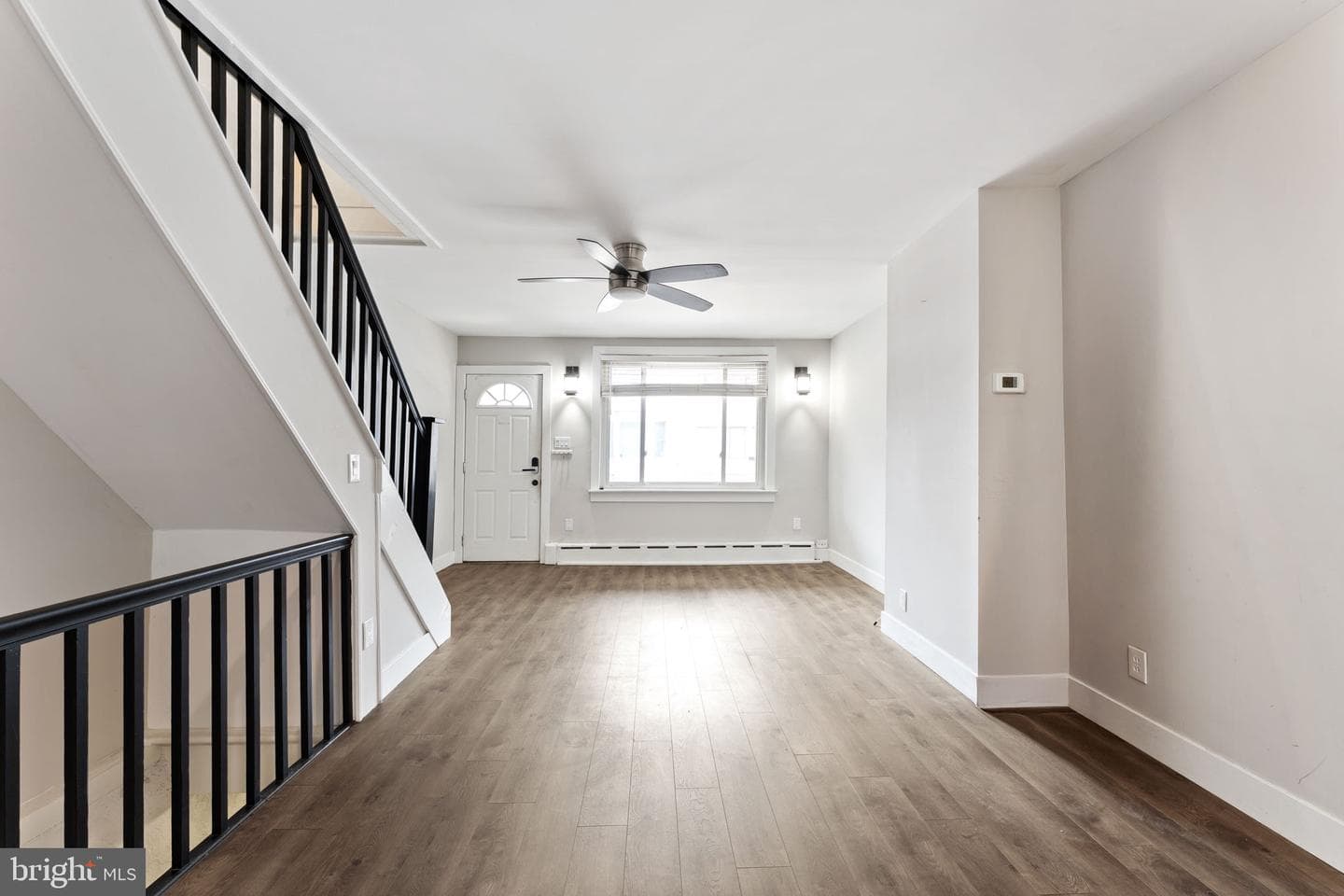 2833 S Sydenham Street photo 6