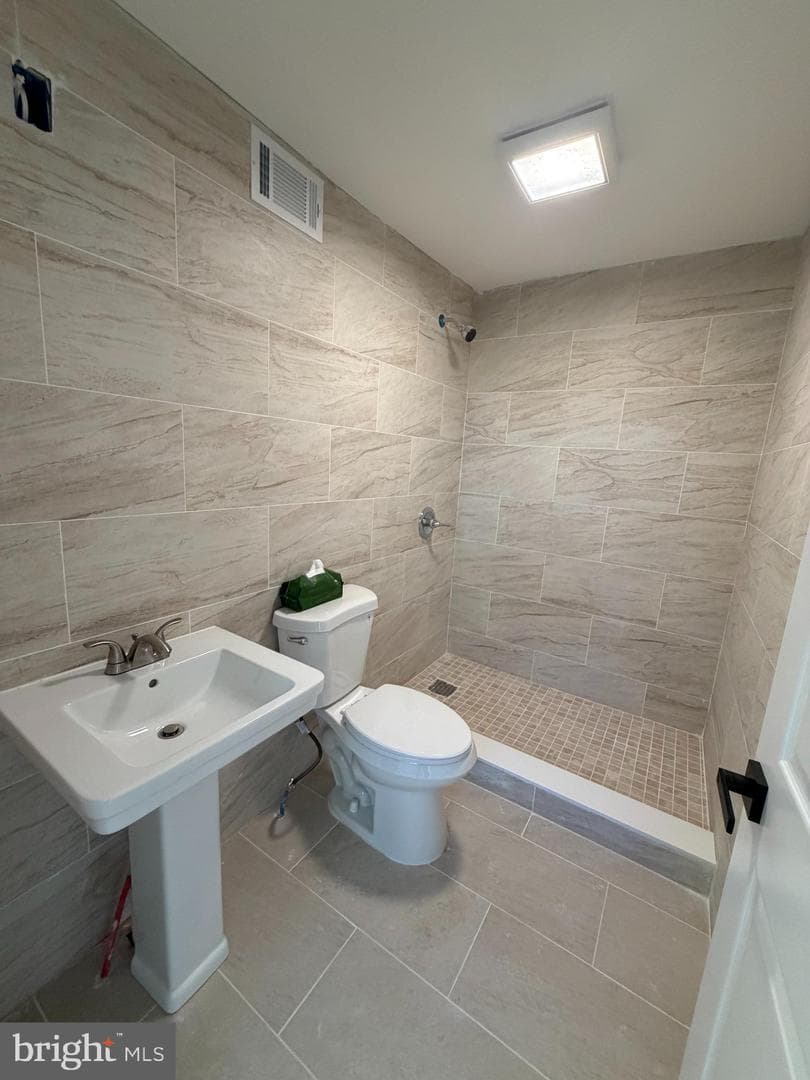 647 Kerper Street photo 12