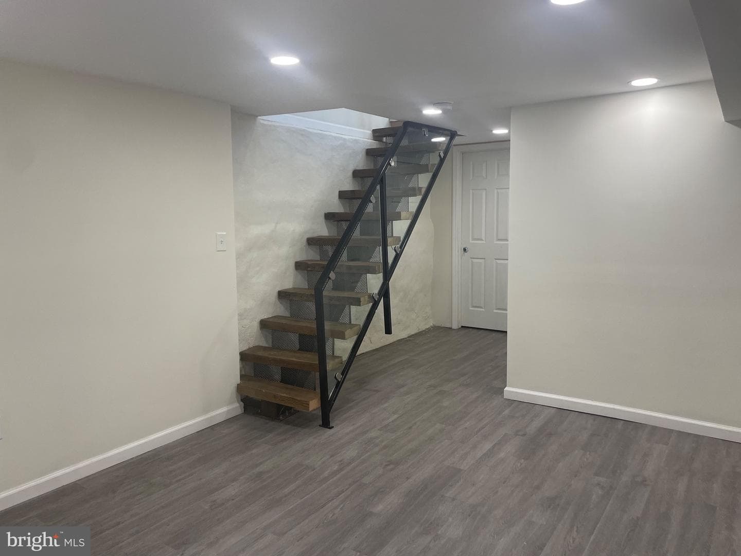 1652 S Etting Street photo 37
