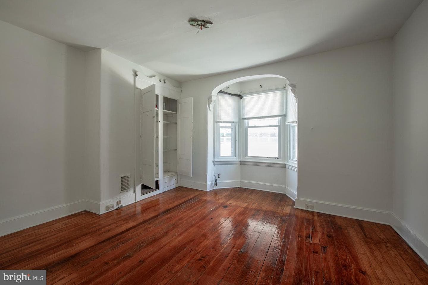417 Krams Avenue photo 15