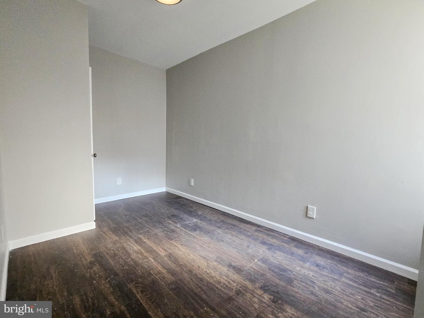 2260 E Cambria Street photo 9