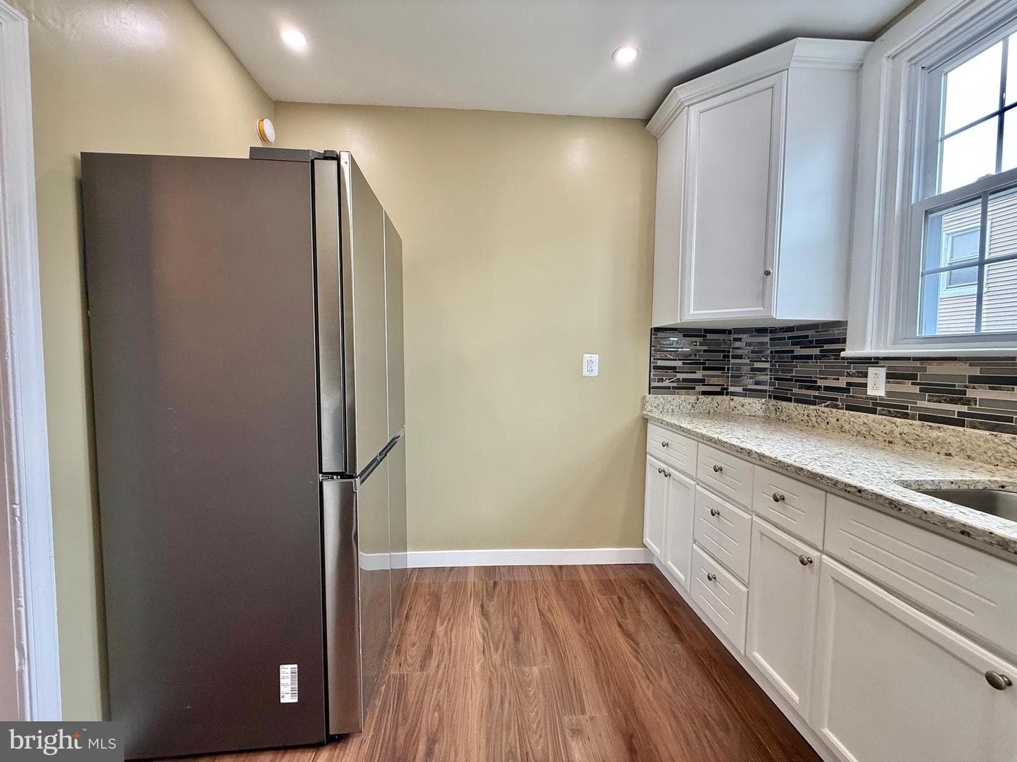 207 W Nedro Avenue photo 35