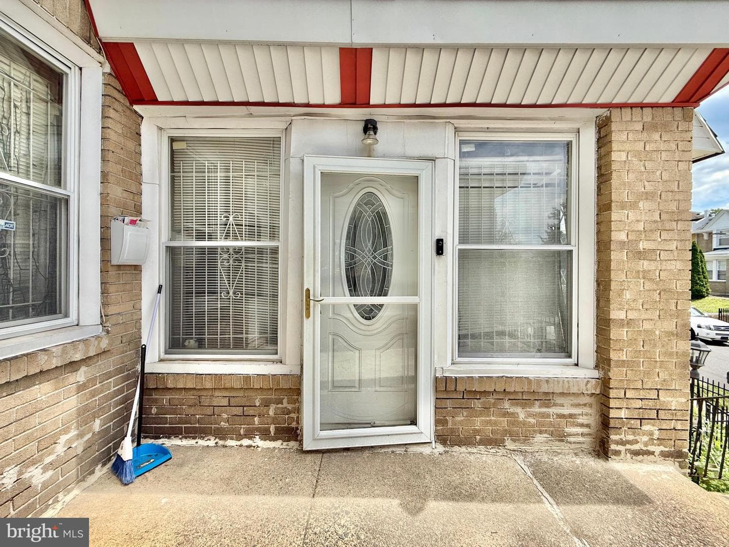 5461 Diamond Street photo 10