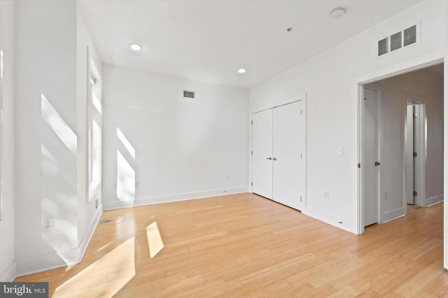 2544 Salmon St photo 17