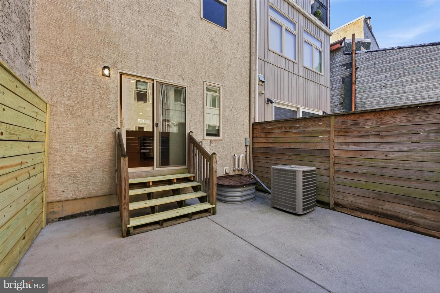 2544 Salmon St photo 9