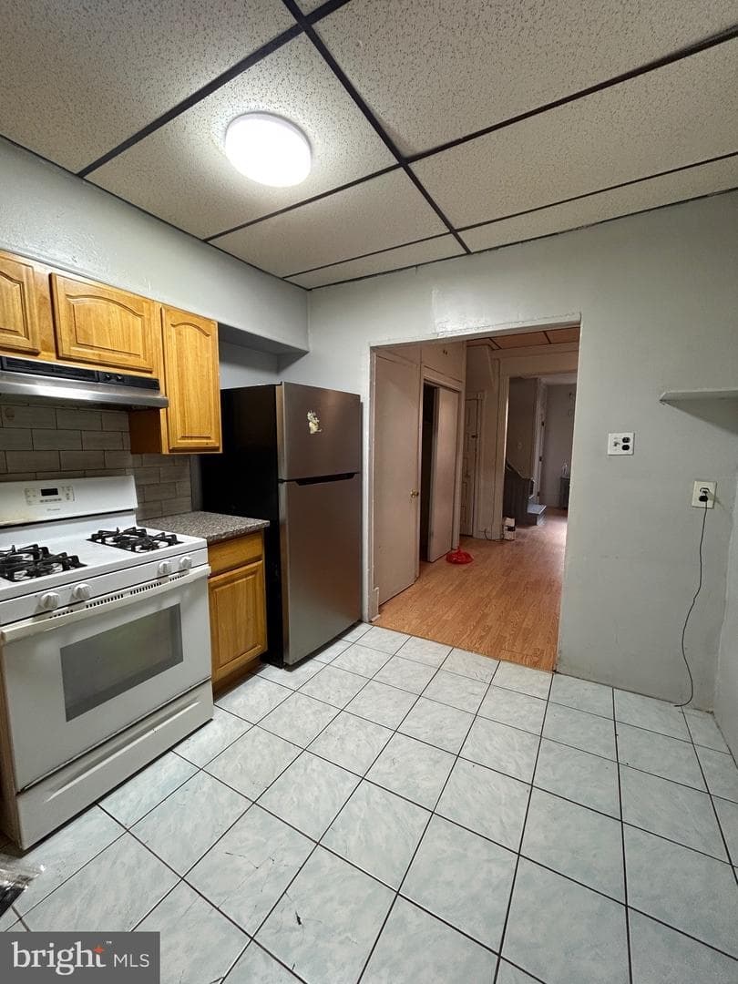 2429 S Lawrence Street photo 6