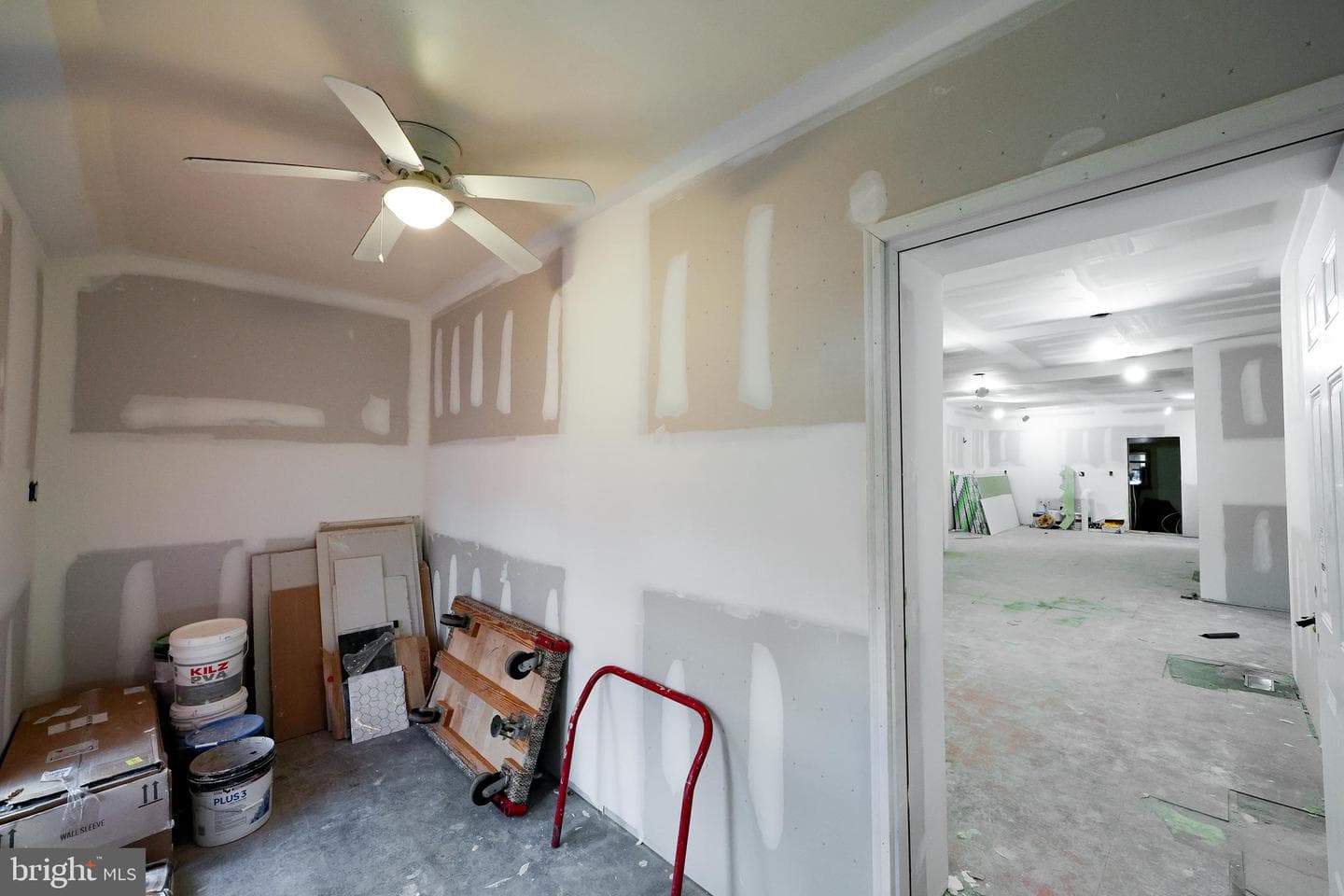 5212 Race Street photo 3