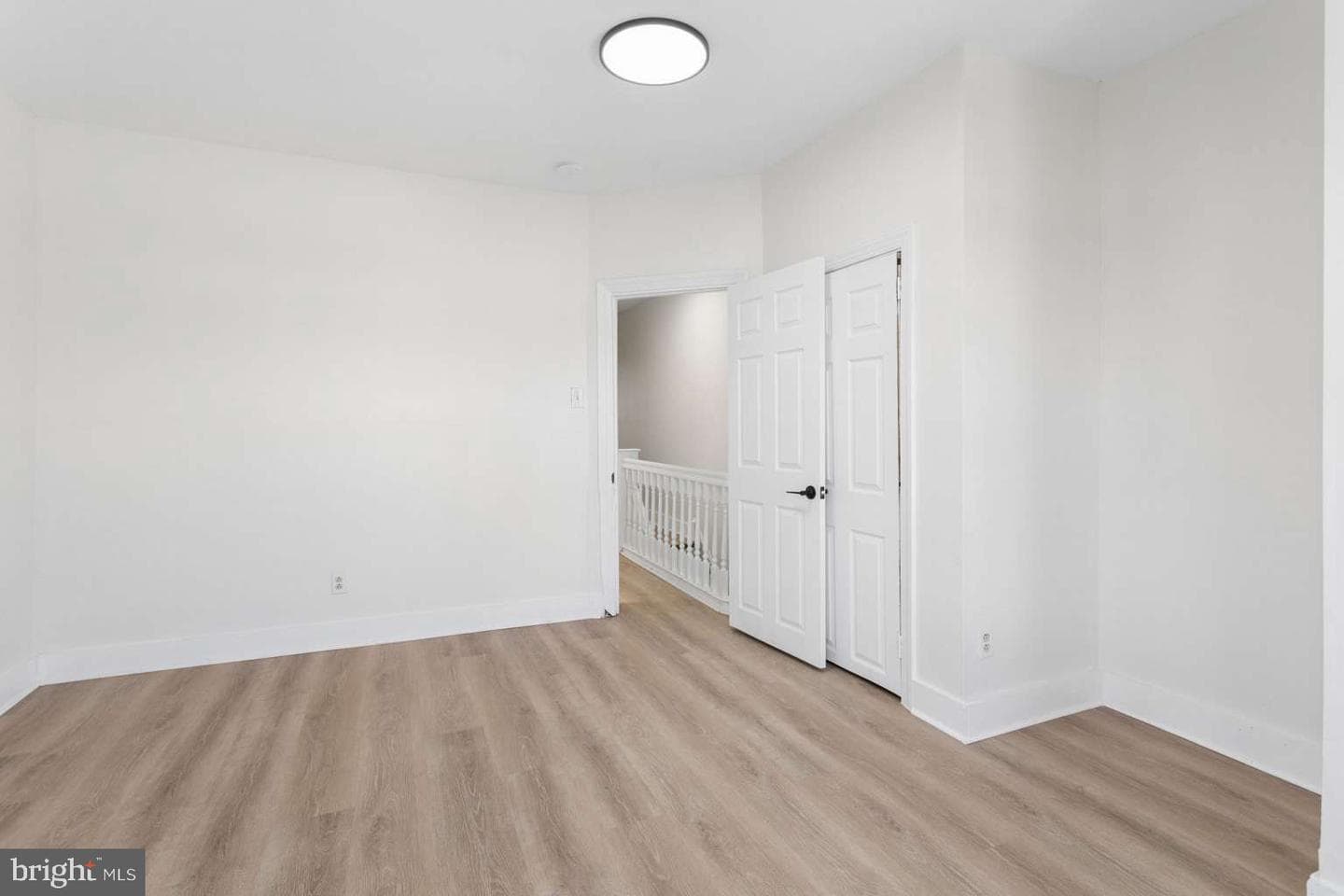 5532 Addison Street photo 22