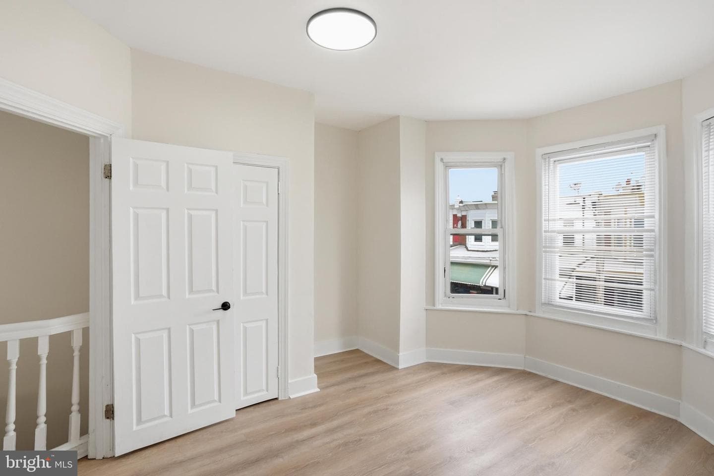 5532 Addison Street photo 23
