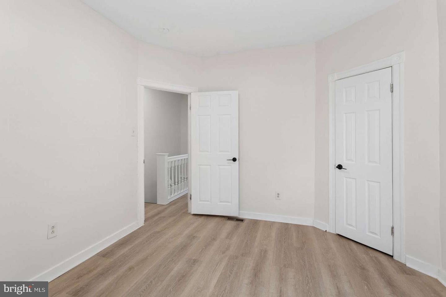 5532 Addison Street photo 28