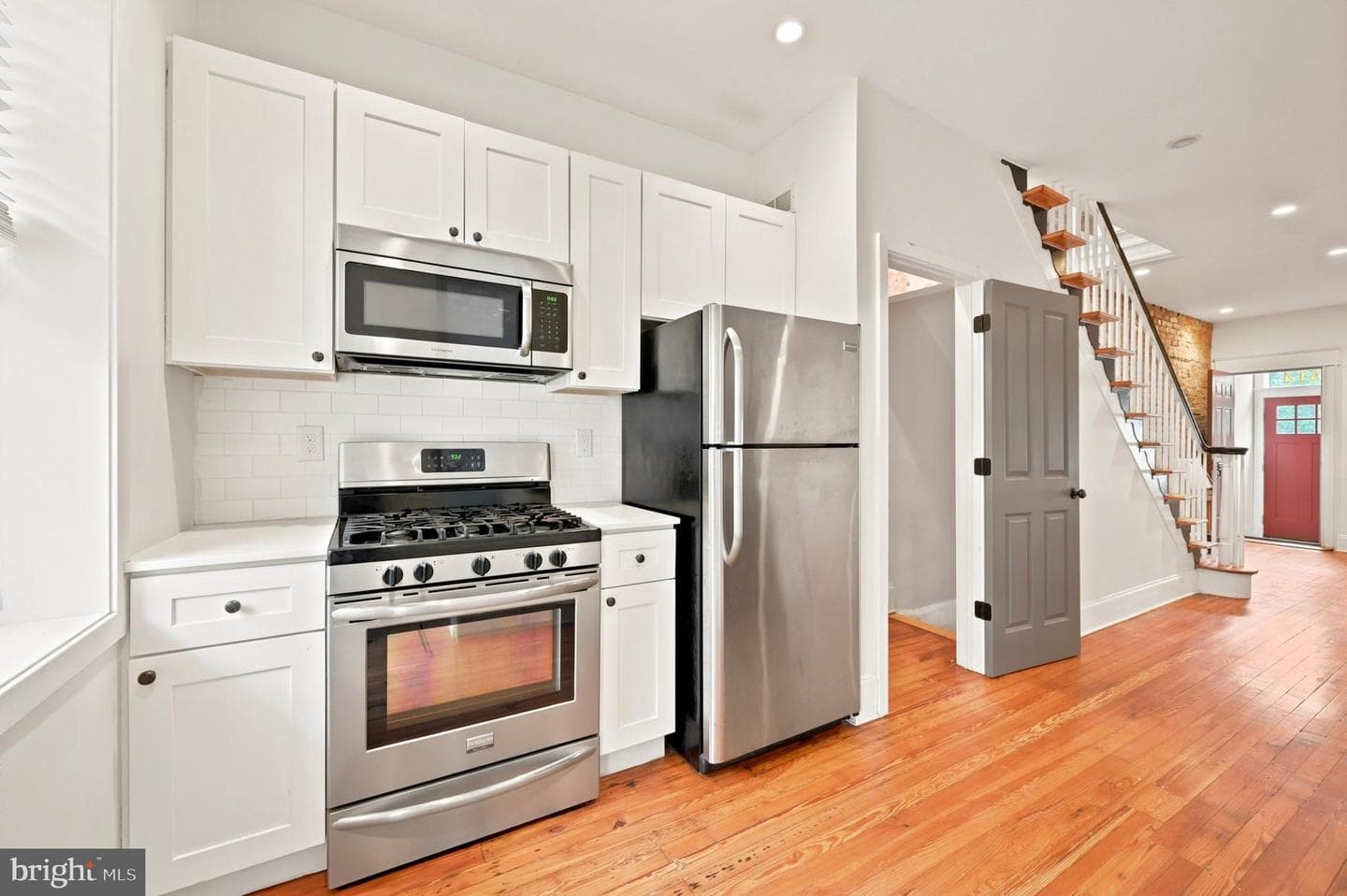 2514 E Oakdale Street photo 11