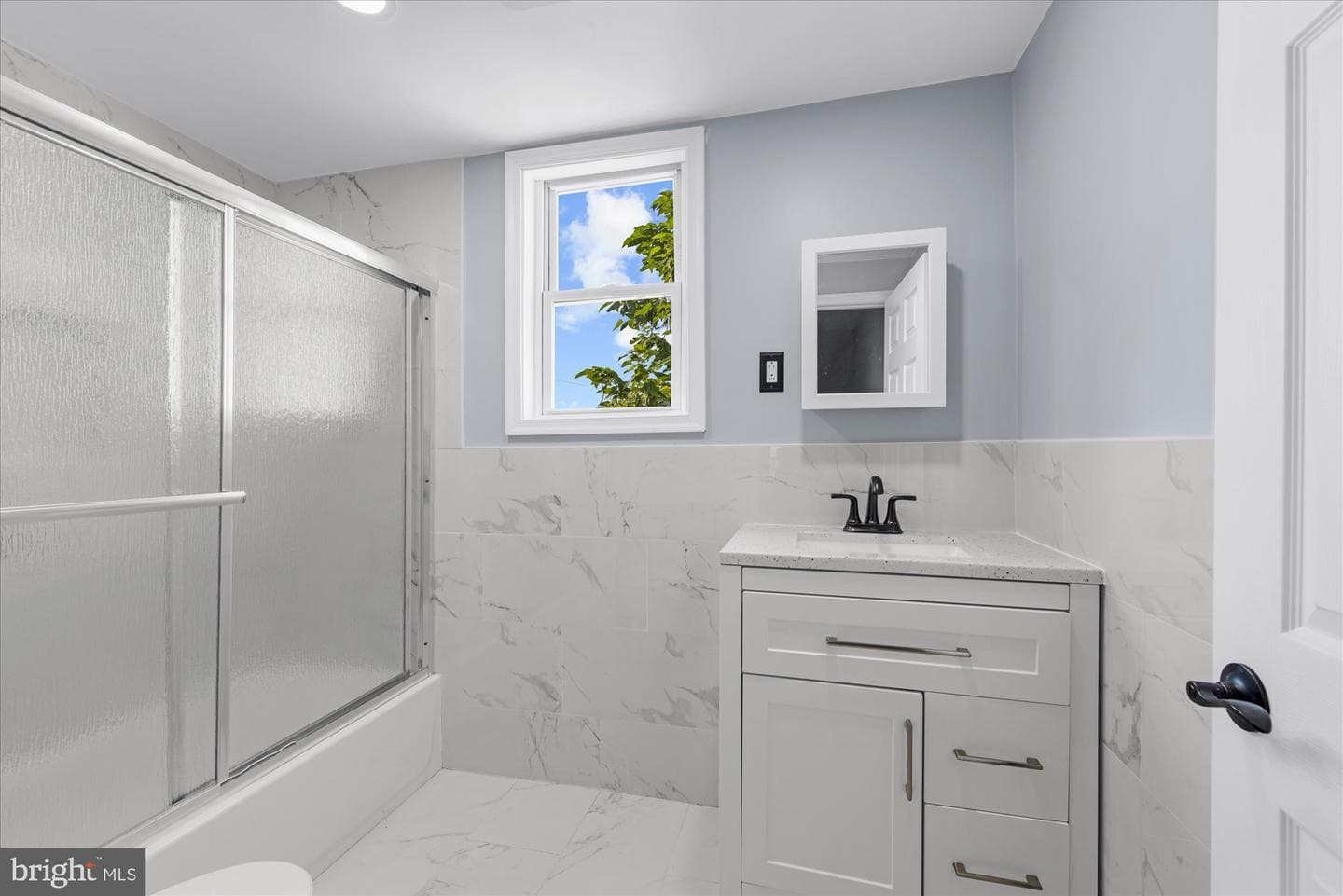 1212 W Luzerne Street photo 11