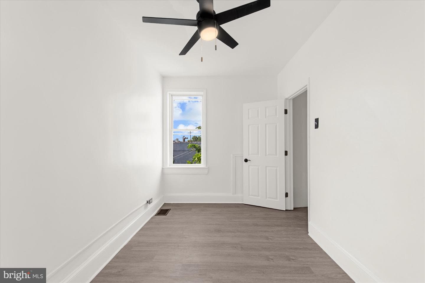 1212 W Luzerne Street photo 14