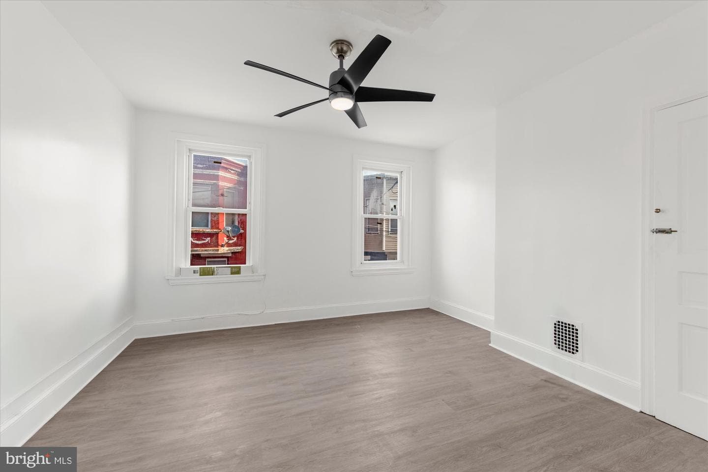 1212 W Luzerne Street photo 15