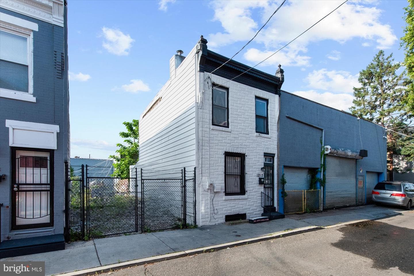 1212 W Luzerne Street photo 4