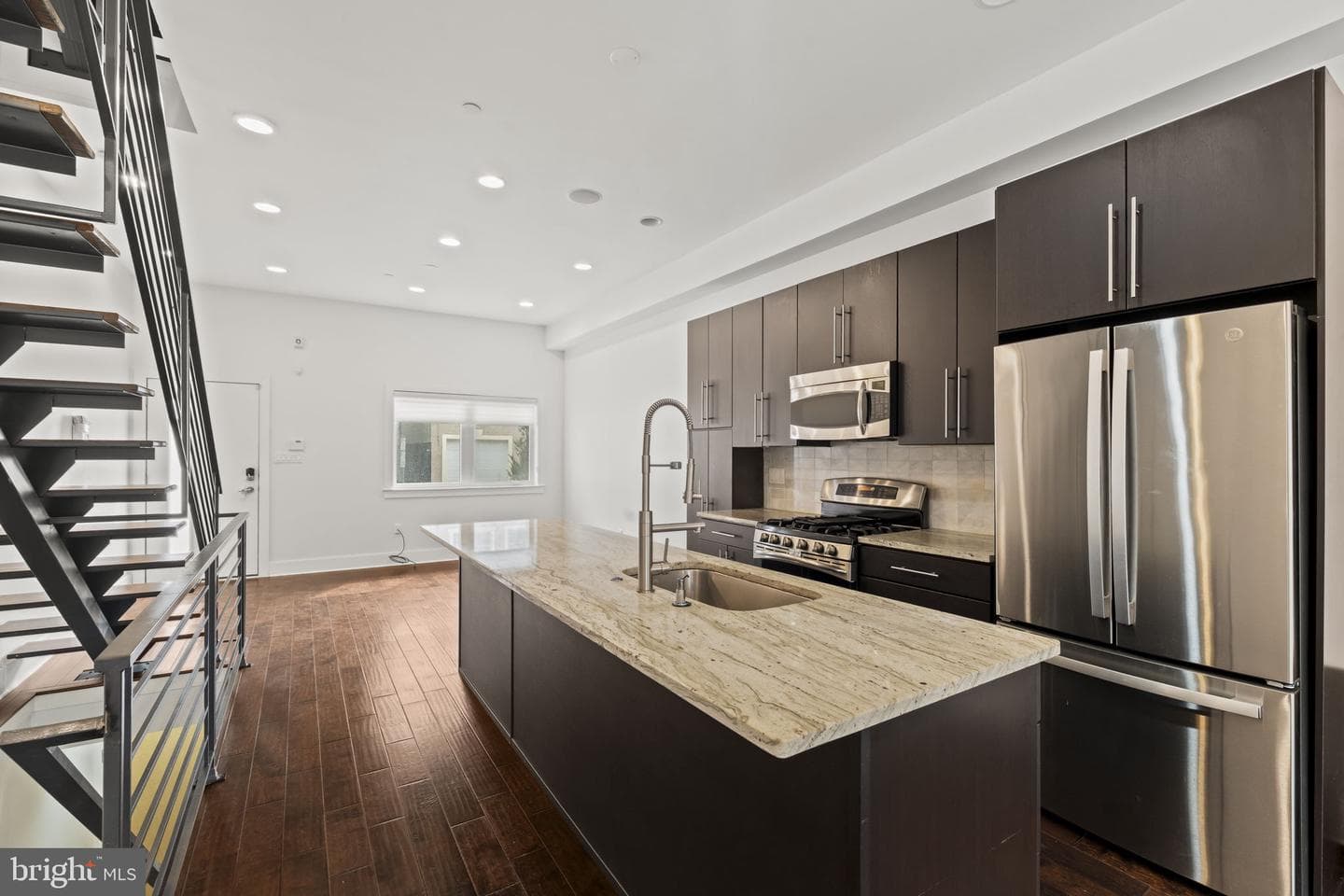 1220 Crease Street photo 7