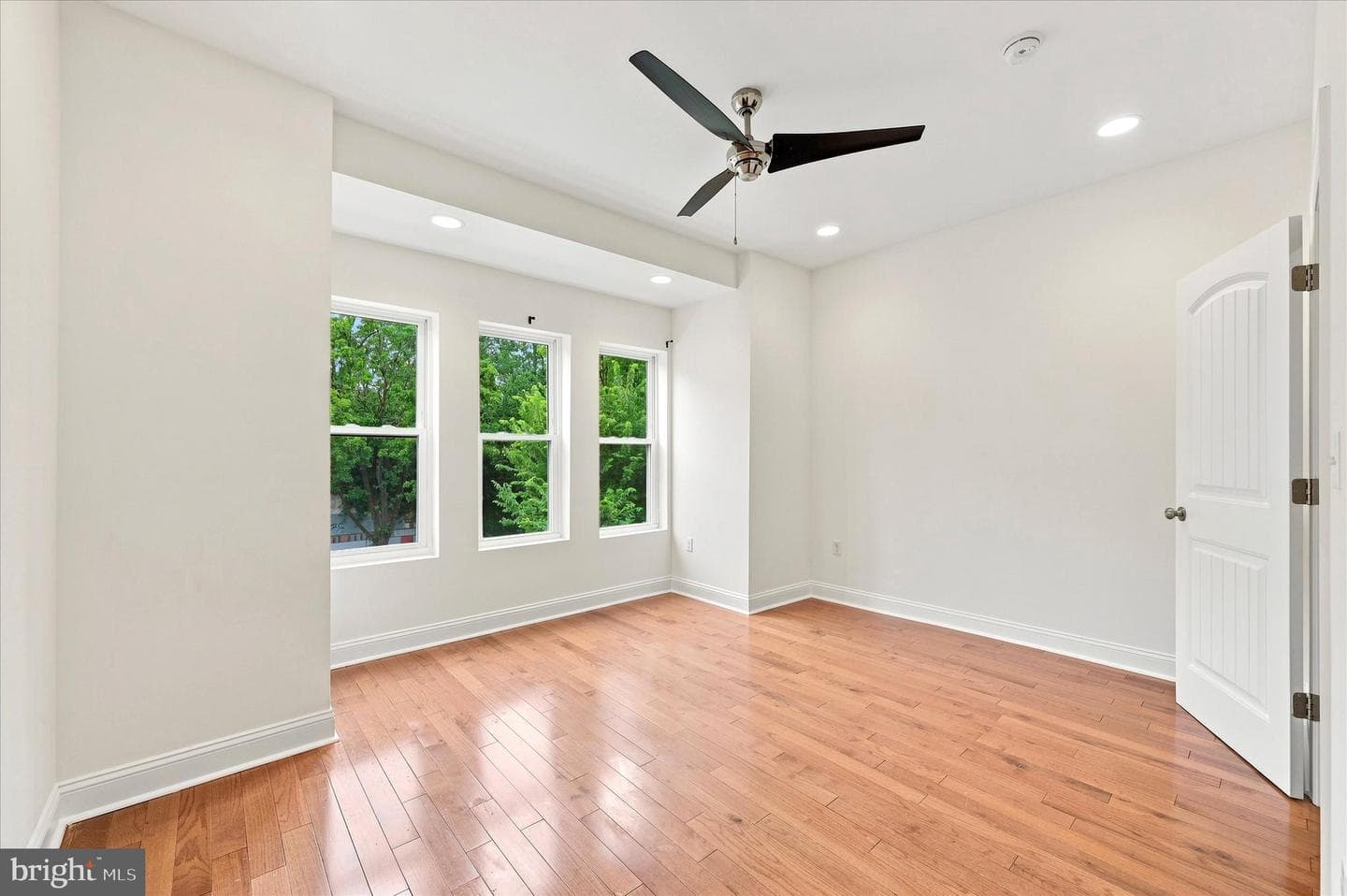 1027 S 50th Street photo 14